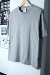 (M-L) ナイキ 半袖 Tシャツ スウッシュ グレー オールドスクール-18676