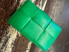 極美品✨ボッテガヴェネタ カードケース マキシイントレ 緑 近年モデル