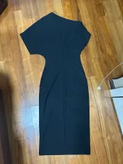ZARA ブラック 片方オフショルダー ミディ ドレス