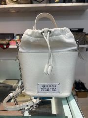 即購入可】Maison Margiela 5AC マイクロトートバッグ 白 - メルカリ