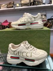 GUCCI ライトン スニーカー サイズ8.5 27.5㎝相当 グッチ - メルカリ