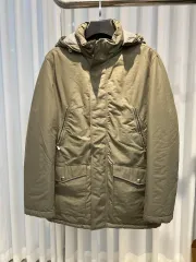 (L/新品) BRUNELLO CUCINELLI(ブルネロクチネリ) メンズ スウェード ダウンのサムネイル