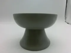 【TAKA97-87】陶磁器　グレー　猫/小型犬用脚付きフードボールのサムネイル