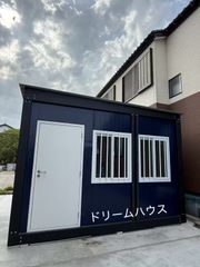 実物たくさん勾配屋根付き4×6.5×2.8m両開きドア付きプレハブハウス仮設 