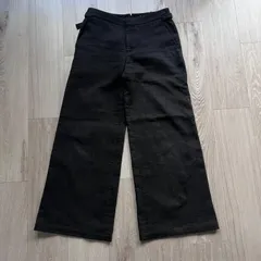 美品 MARGARET HOWELL  黒タグ コットン テーパードパンツ 替えボタン付きのサムネイル