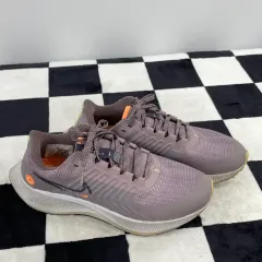 317) NIKE エア ズーム ペガサス 38 シールド スニーカー 235mm