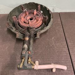 3重鋳物コンロ　プロパンガスガス用　レトロ　現状品　Chiri（チリ） 3重鋳物コンロ プロパンガスガス用 レトロ 現状品 Chiri（チリ