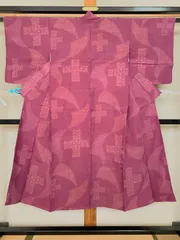 307B【アンティーク着物】小紋 正絹？？ 紫色系 幾何学・花文様 袷 リメイク素材にも