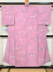 308B【アンティーク着物】小紋 正絹？？ ピンク 紫色系 地紋 菱・花文様 袷 リメイク素材にも