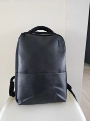 極美品 ラコステ リュック ネオクロック オールブラック 黒 PC収納可 極美品 ラコステ リュック ネオクロック オールブラック 黒 PC収納可