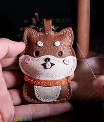人気ギフト 柴犬デザイン 本革キーホルダー キーリング ハンドメイド ストラップ バッグチャーム かわいい アクセサリー 記念日 お祝い プレゼントにも最適 SGP285