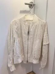 SACAI レイ レース ブルゾン 2サイズのサムネイル