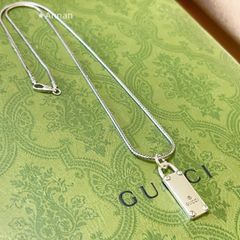 正規 未使用】CELINE ロゴ刻印 銀色シルバーチャーム/ネックレス 正規 未使用】CELINE ロゴ刻印 銀色シルバーチャーム/ネックレス