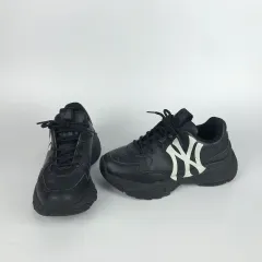 MLB ニューヨーク・ヤンキース ビッグボルチョンキ スニーカー レディース 240 (235)のサムネイル