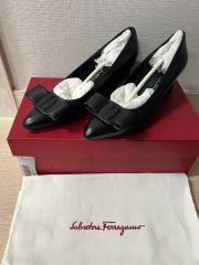 【極美品】 フェラガモ VIVA パンプス バレリーナ フラット 真っ黒 24㎝ 極美品】 フェラガモ VIVA パンプス バレリーナ フラット 真っ黒 26