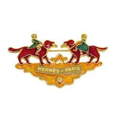 お値打ち✨HERMES✨ヴィンテージ　七宝焼　ピンブローチ　犬と少女 美品 HERMES ゴールド ブローチ ヴィンテージ 少女と犬 七宝焼き