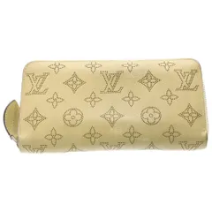 LOUIS VUITTON (ルイヴィトン) モノグラム・マヒナ ジッピーウォレット バナナ 長財布 M81515