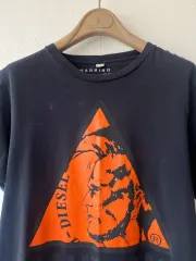 DIESEL メンズ ブラック ラウンドTシャツ 半袖Tシャツ 95