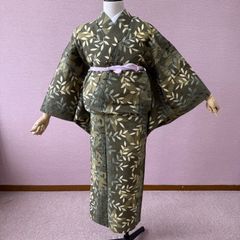 絞り浴衣　オリーブグリーン 桔梗柄 絞り浴衣 オリーブグリーン 桔梗柄 - メルカリ
