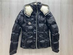 値下げ！MONCLER モンクレール トリアノン ダウンジャケット - メルカリ