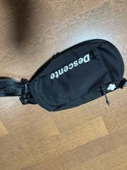 DESCENTE ブラック キルティングバッグ 2025年モデル DESCENTE ブラック キルティングバッグ 2025年モデル - メルカリ