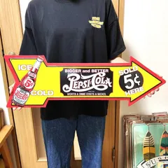 ブリキ看板 ペプシ エンボスメタルサイン PEPSI ARROW アメリカン 雑貨 コーラ ロゴ プレート おしゃれ 矢印 壁飾り かわいい レトロ アンティーク インテリア カフェ バー 店舗のサムネイル