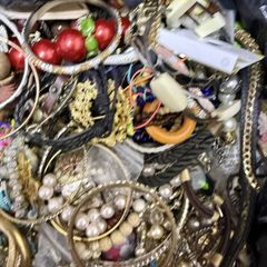 ワ*ン様 アクセサリー　ジュエリーセット 大量 さまざまなデザイン 約6.5kg アクセサリー ジュエリーセット 大量 さまざまなデザイン 約6kg - メルカリ