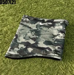 ナイキ カモ フリース ネックウォーマーのサムネイル