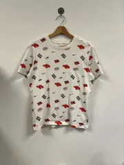 T224-S (M) NIKE 白 プリンティング 半袖Tシャツ