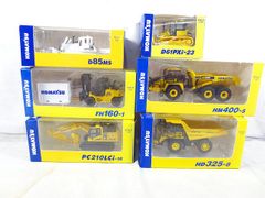 KOMATSU 建機ミニチュア 8台セット - メルカリ