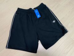 新品未使用】Alo Yoga人気/定番 メンズ ショートパンツ S - メルカリ