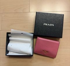 PRADA サフィアーノレザー 三つ折り財布 ピンク - メルカリ