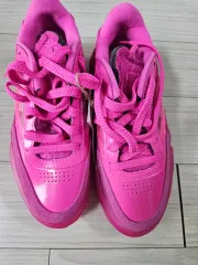リーボック Cardi B 220のサムネイル