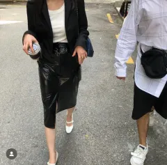 더름 エナメル スカート