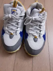 フィラスニーカーのサムネイル
