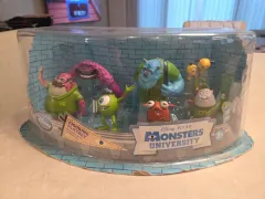 ディズニー MONSTER プレイ フィギュア セット
