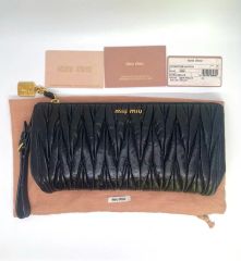新品 ミュウミュウ クラッチ バッグ マテラッセ ネロ [050] - メルカリ