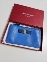 フェラガモ ヴァラ レザー長財布ロングチェーン ライトブルー - メルカリ