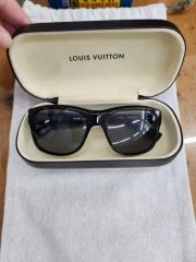 LOUIS VUITTON スクエアラウンド サングラス Z1964U ヴィトン - メルカリ