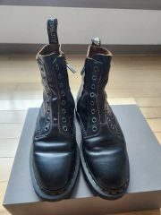 美品】イギリス限定 Dr. Martens SOLOVAIR 8ホール 青タグ - メルカリ