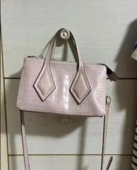 ZARA（ザラ） リュック 型押し 幾何学模様 チェック ブラック 軽量 