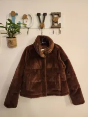 正規品) アバクロンビー 耳迷ファー アウターのサムネイル
