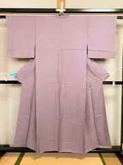 324B【アンティーク着物】色無地 幾何学織り意匠 赤・エンジ系 正絹？？ リメイク素材にも