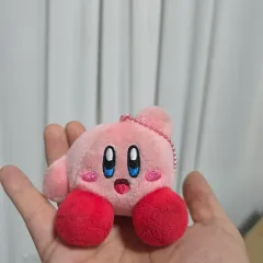 クラシック漫画キャラクターグッズぬいぐるみフィギュアトイ星のカービィキーホルダー ストラップ発表