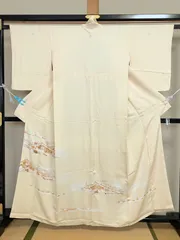 325B【アンティーク着物】幾何学意匠 織り柄 クリーム色・淡黄色系 正絹？？ リメイク素材にも