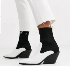 新品) ASOS ソックス アンクルブーツ チェルシーブーツ 250 255のサムネイル