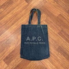 A.P.C. × topologie ネイビー トートバッグ完売品　大容量レア A.P.C. × topologie ネイビー トートバッグ完売品 大容量レア - メルカリ