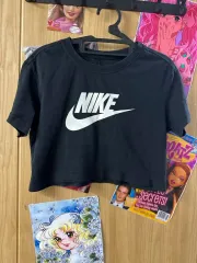 ナイキ S Tシャツ