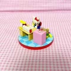 日本正規品 ハローキティ ミニチュア フィギュア