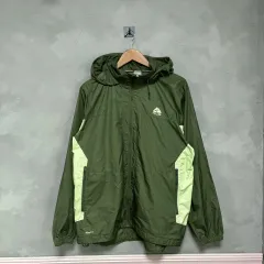 ナイキ ACG ウィンドブレーカー カーキ グリーン